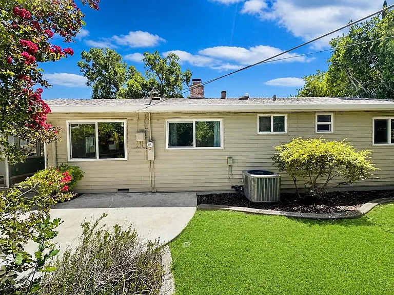 4549 Lippi Pkwy — Photo 35