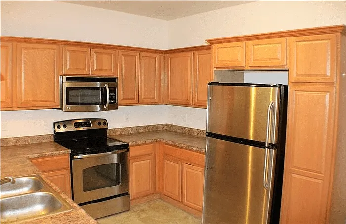 460 Cameron Way — Photo 3