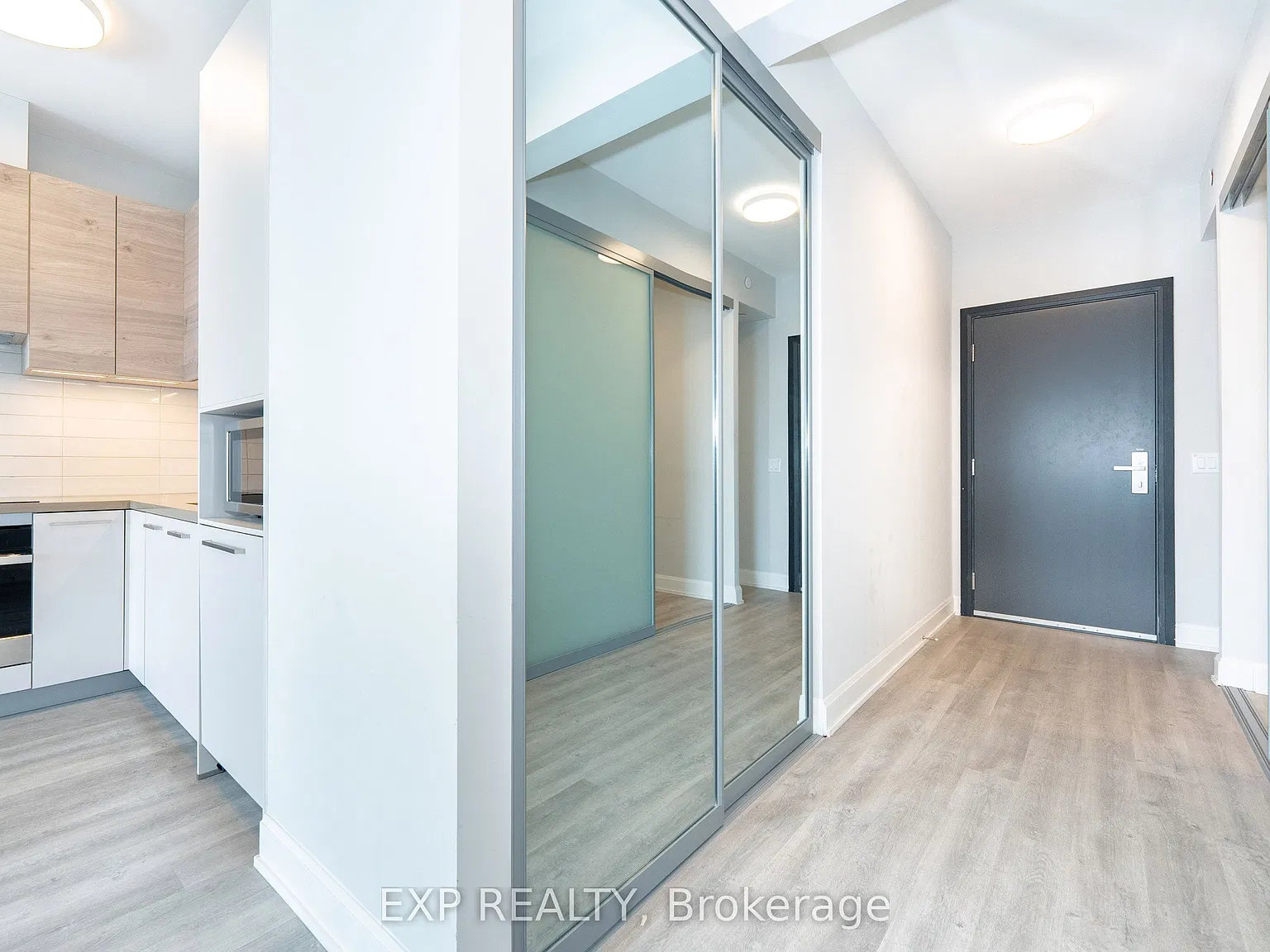 2 bed, $2,500 — Photo 3