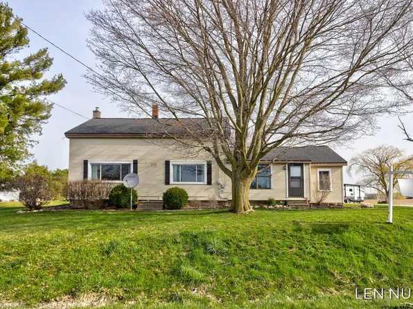 4109 Garfield St, Coopersville, MI 49404