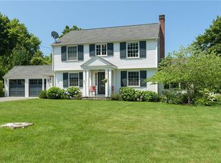 7 Harbour Rd, Barrington, RI 02806