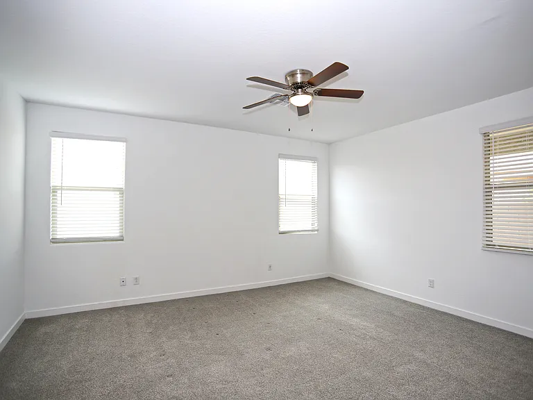 2250 E Kelly Dr — Photo 22