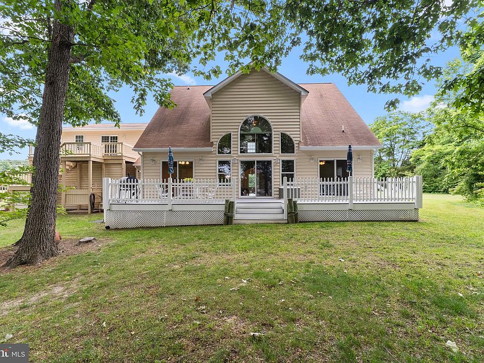 1st image of 367 Edgewater Ln