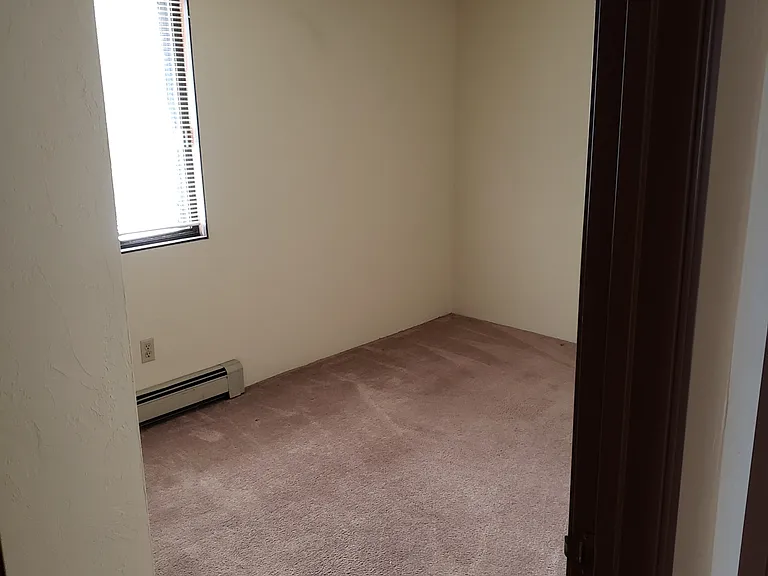 315 S Kools St — Photo 6