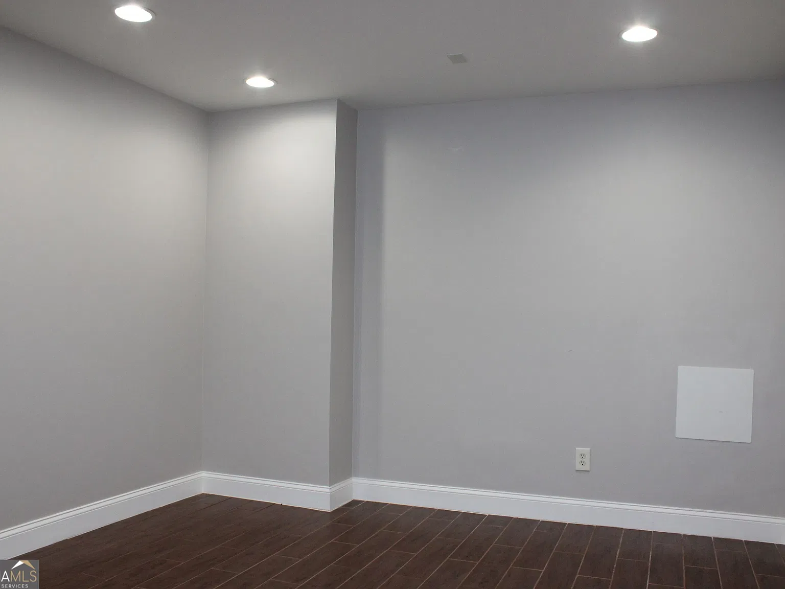 2 bed, 1.0 bath, $1,900 — Photo 4