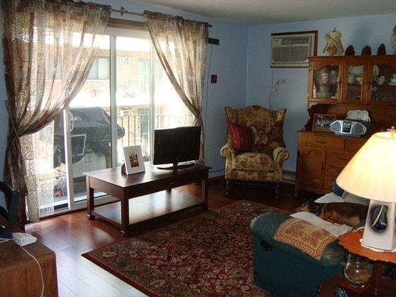 5th image of 2333 N Neva Ave APT 309C