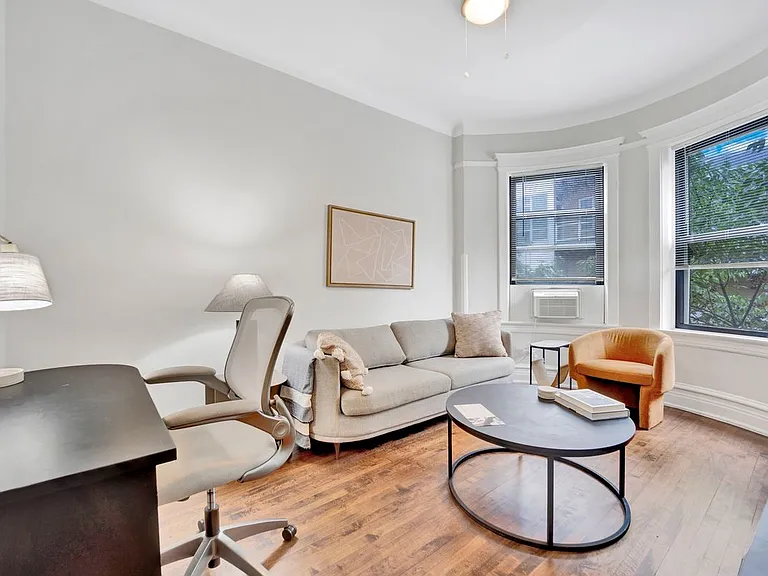 1004 W Dakin St #3 — Photo 1