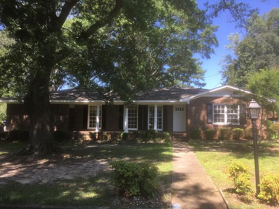 3rd image of 14 Fairway Dr