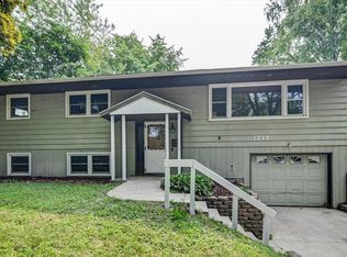 1213 Bay Ridge Rd, Madison, WI 53716
