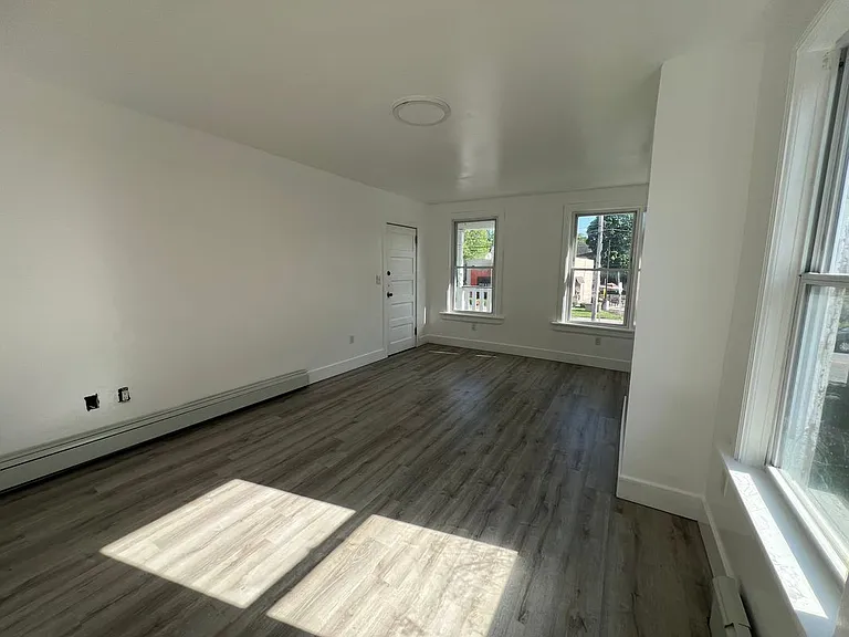 761 Main St #1W — Photo 2