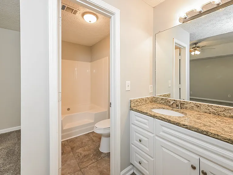 340 Christian Woods Dr SE — Photo 11