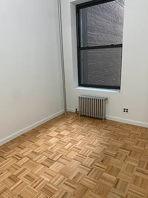 Rented by M.Grossman R.E. Management | media 14