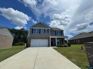 2425 Bluff Haven Ln, Hokes Bluff, AL 35903