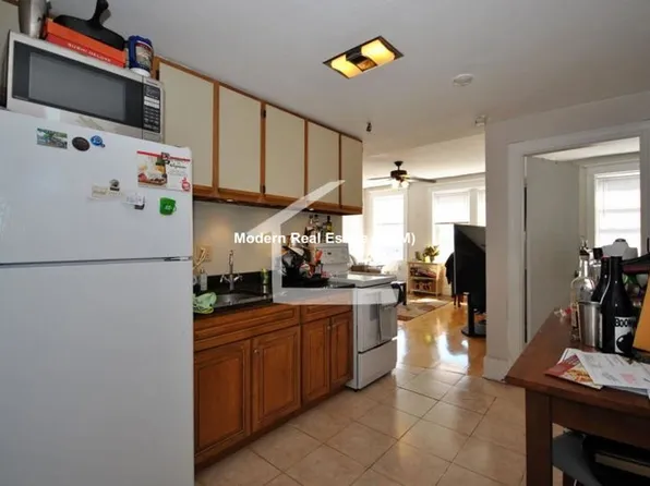 51 Park Vale Ave APT 2, Allston, MA 02134