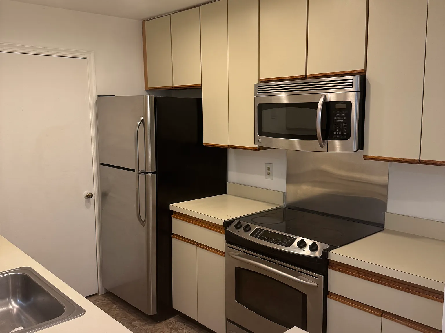 2 bed, 939 sqft, $1,750 — Photo 4