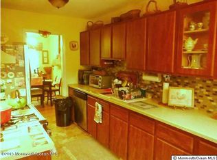 18 Helene Ct, Tinton falls, NJ 07724