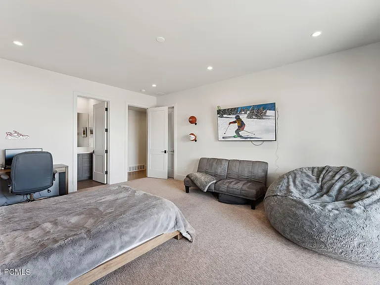 3450 E Ridgeway Dr — Photo 56