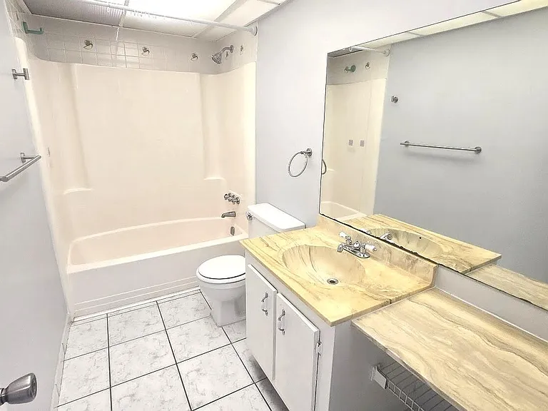 2800 NW 56th Ave #G406 — Photo 7