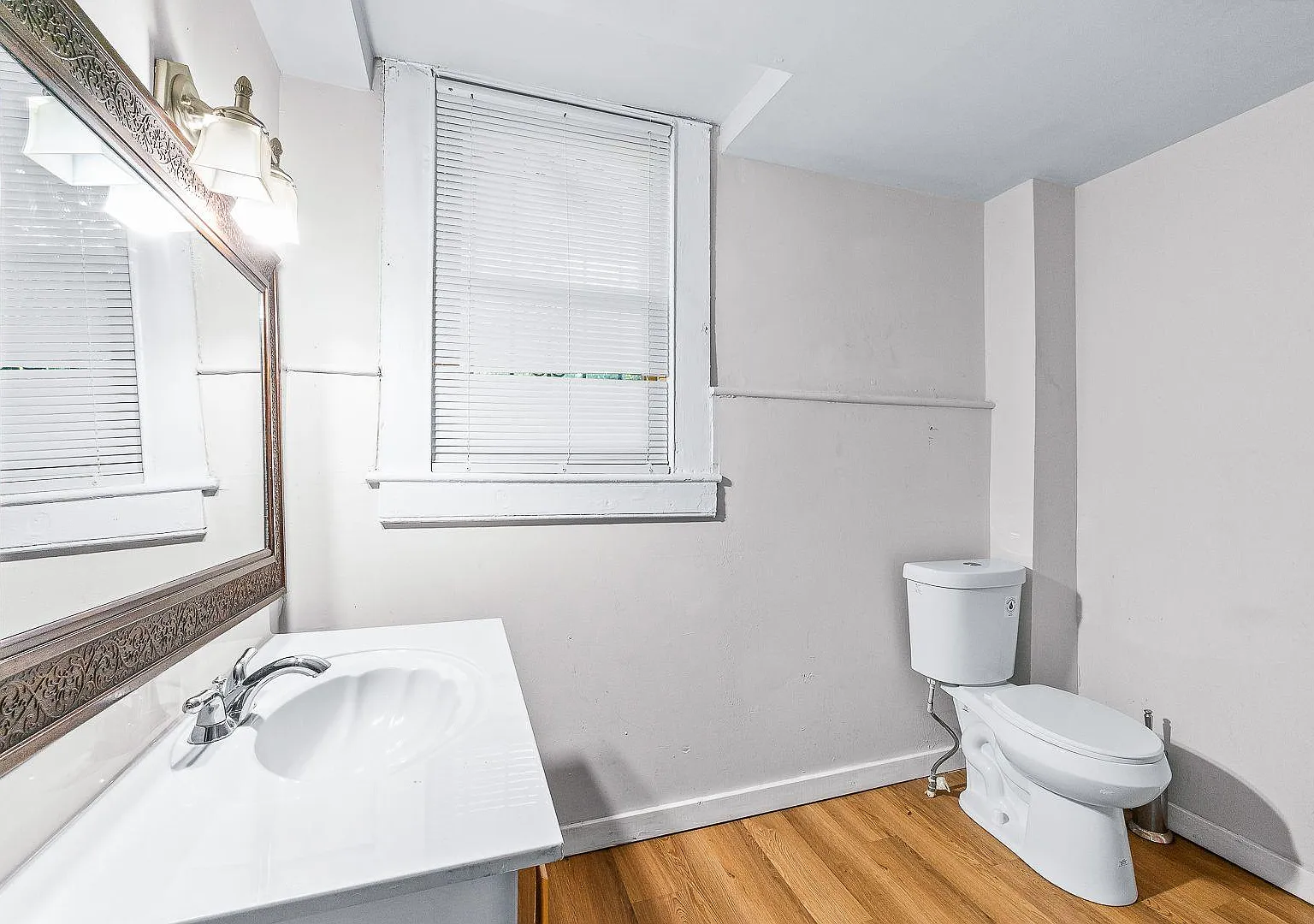 4 bed, 4.0 bath, 4100 sqft, $828 — Photo 4