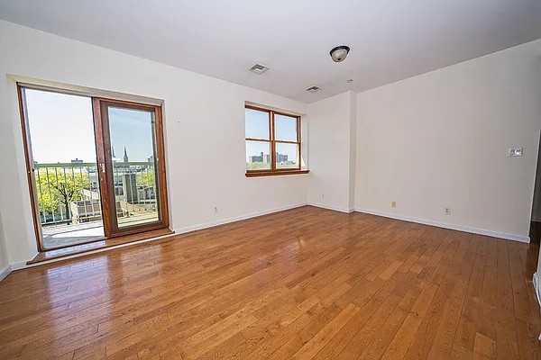 Rented by Level Group | media 17