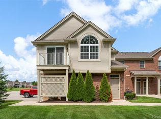 21914 Aberdeen Dr #30, Macomb, MI 48042