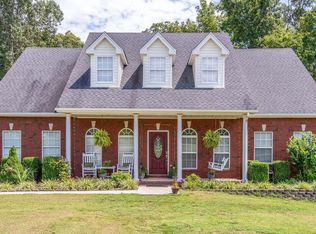 992 Iron Hill Rd, Burns, TN 37029