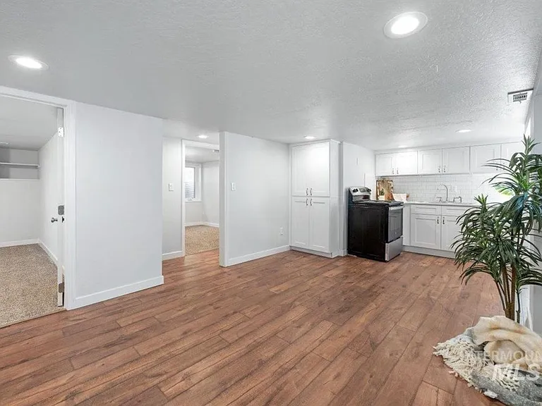 1704 Blaine St #B — Photo 2