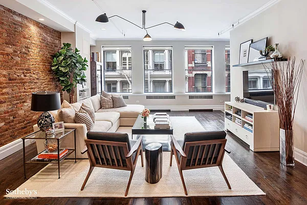 Sold by Sotheby's International Realty | media 2