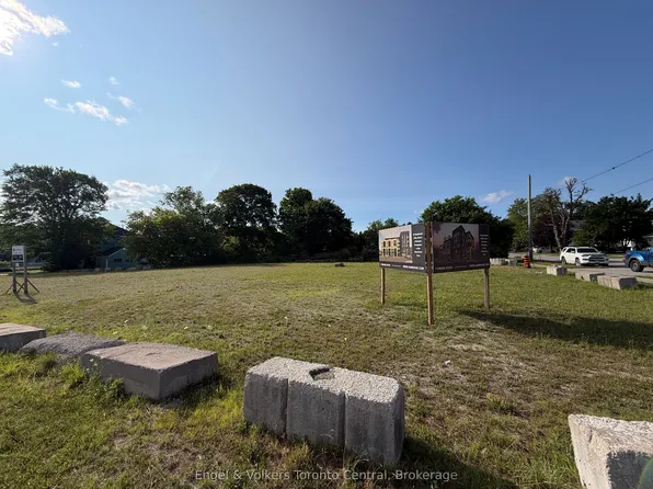 121 Hume St, Collingwood, ON L9Y 1V7