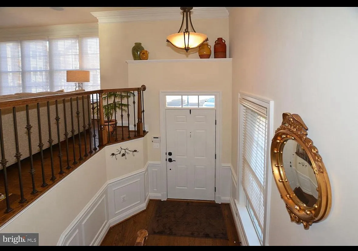 10633 Yorktown Dr — Photo 3
