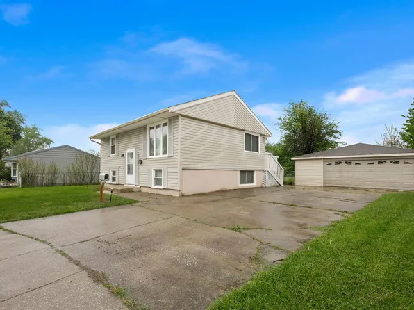 113 S Oak Ln, Glenwood, IL 60425