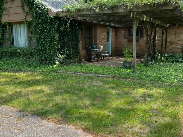 15364 Groesbeck St, Grand Haven, MI 49417