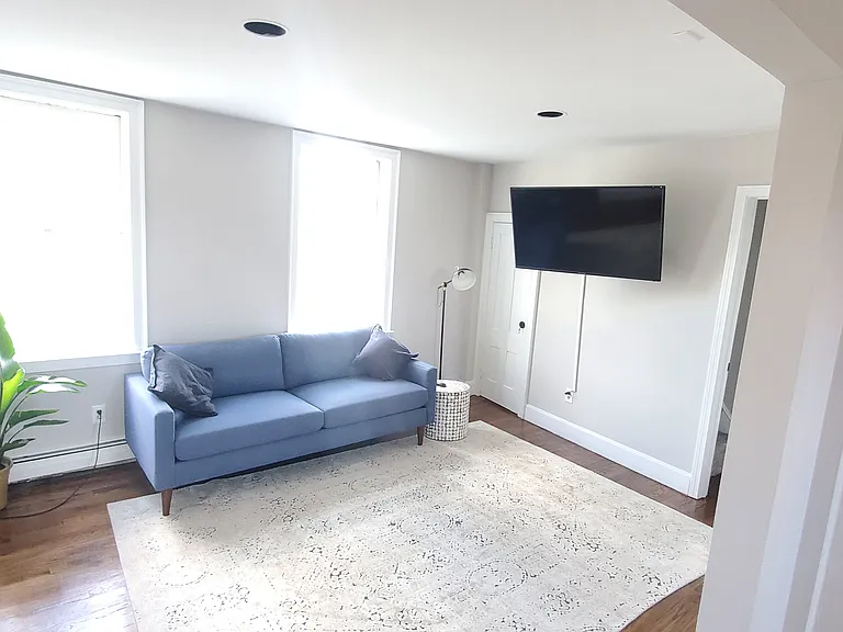 78 Thames St #3 — Photo 6