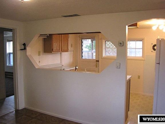 5th image of 408 W Main St