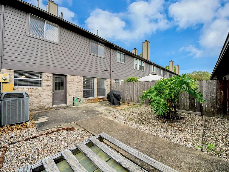 2204 Gemini St — Photo 36