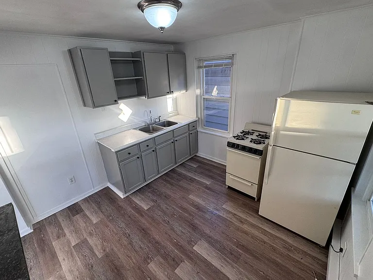 2918 Walnut St — Photo 6