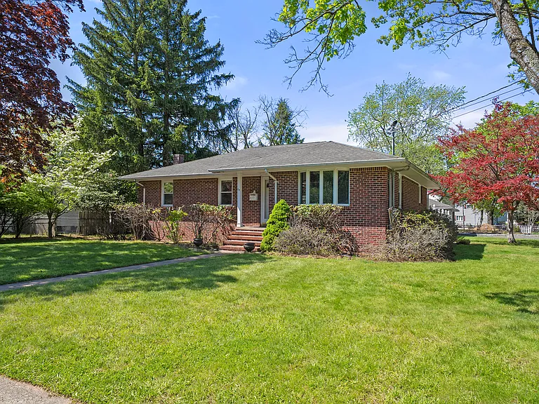 38 Carlson Ct — Photo 32
