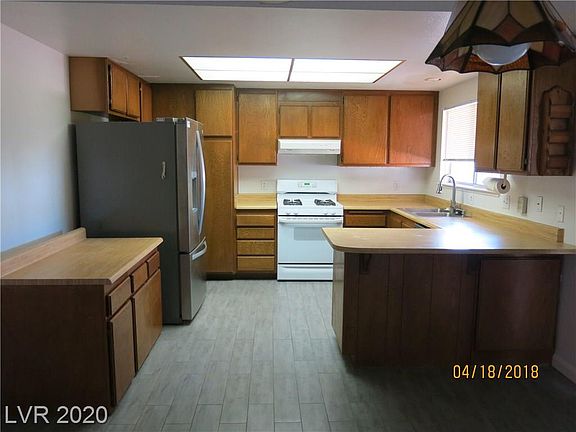 4th image of 780 Darlene Way