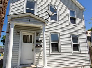 5 105th St, Troy, NY 12180