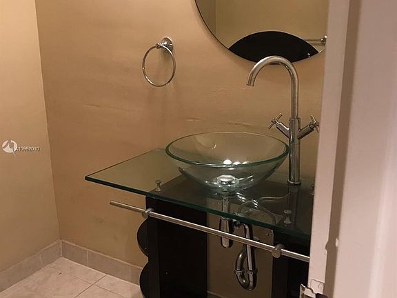 3rd image of 5401 Collins Ave APT 513