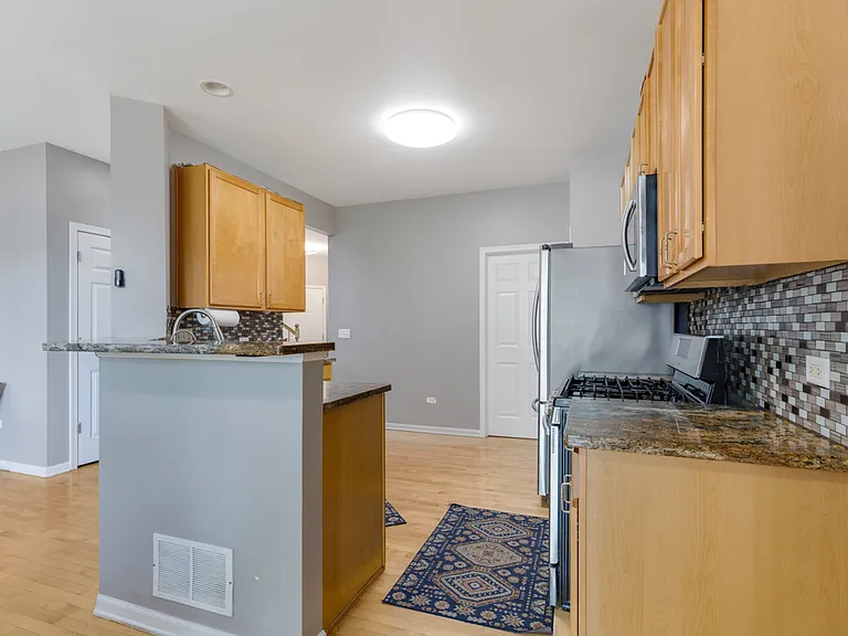 460 Vaughn Cir — Photo 8