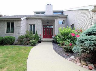 7 Winged Foot Dr, Pekin, IL
