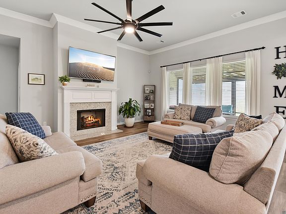 3rd image of 40099 Reese Ln