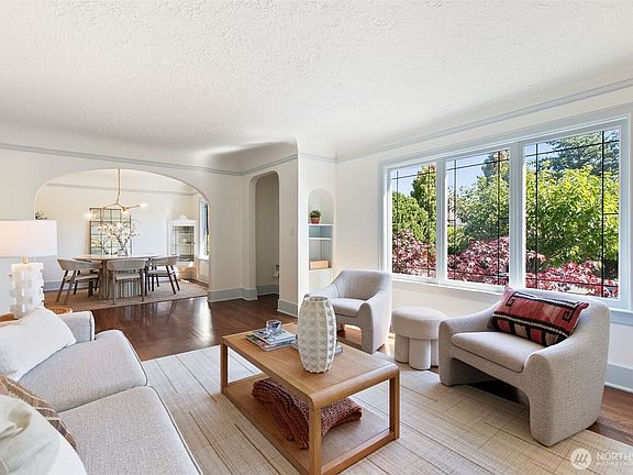 5th image of 3829 45th Avenue SW