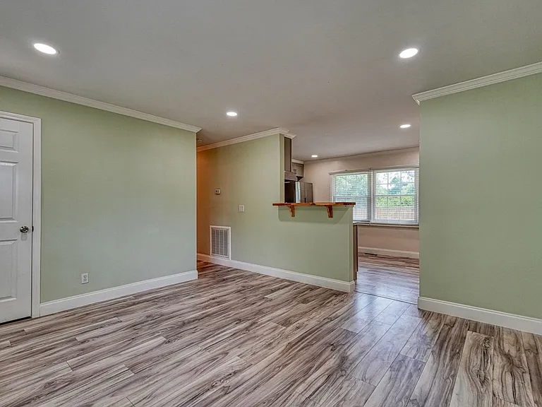 311 Pioneer Pl — Photo 22