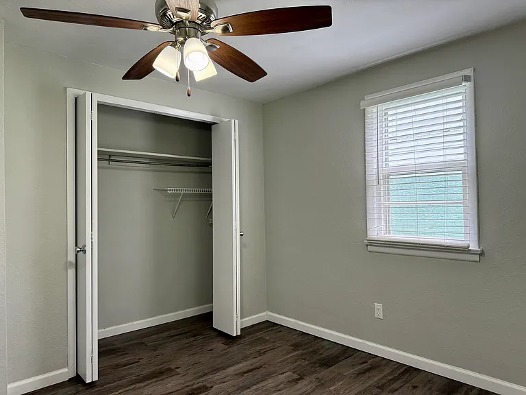 1156 Royal Dr — Photo 8
