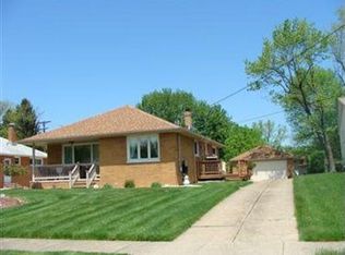 18250 Adams Dr, Strongsville, OH 44136