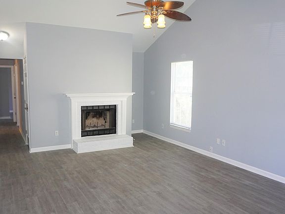 4th image of 8387 Coventry Ct