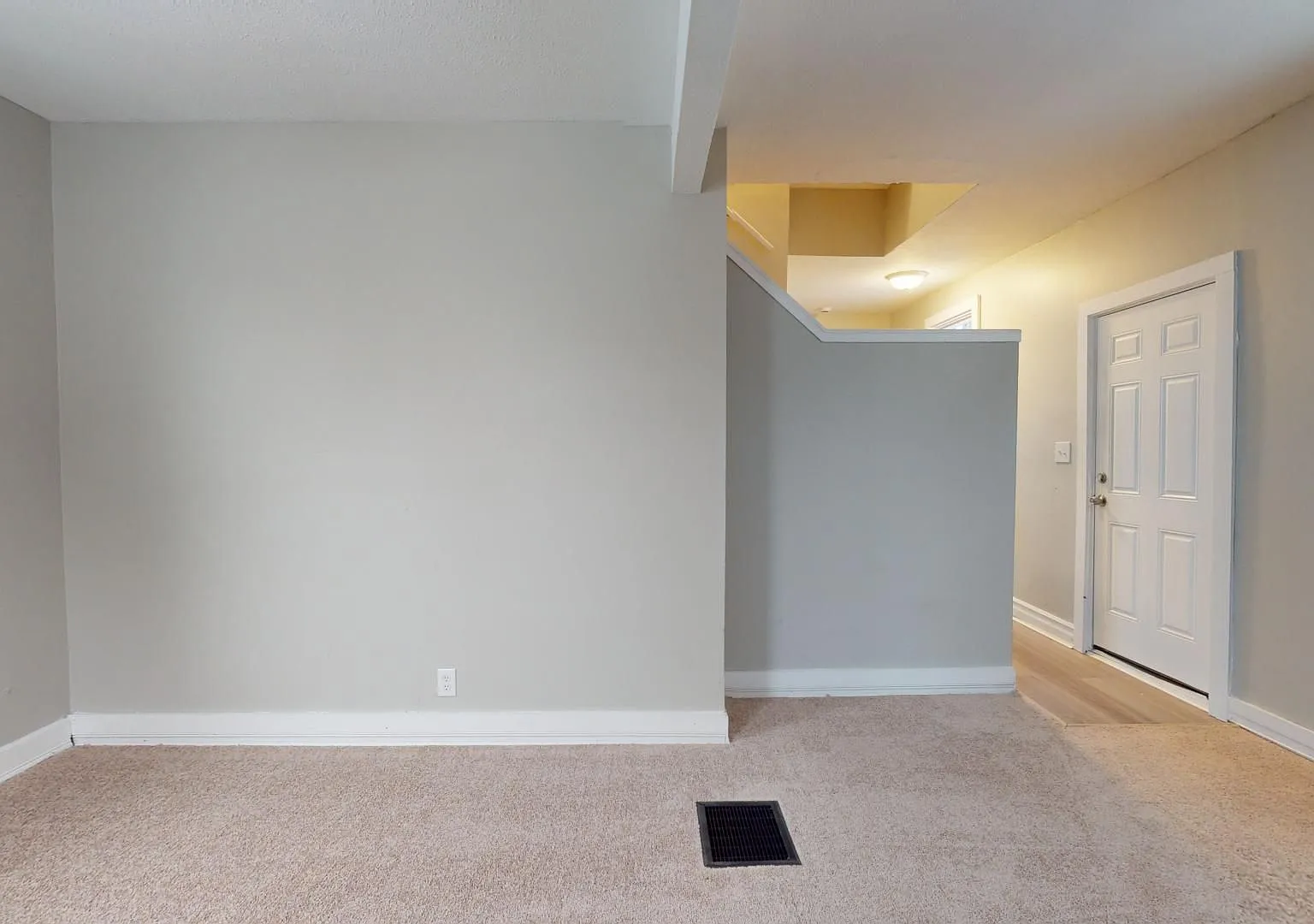 3332 Walton — Photo 4