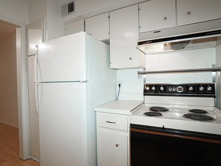4211 Newton Ave #209 — Photo 9